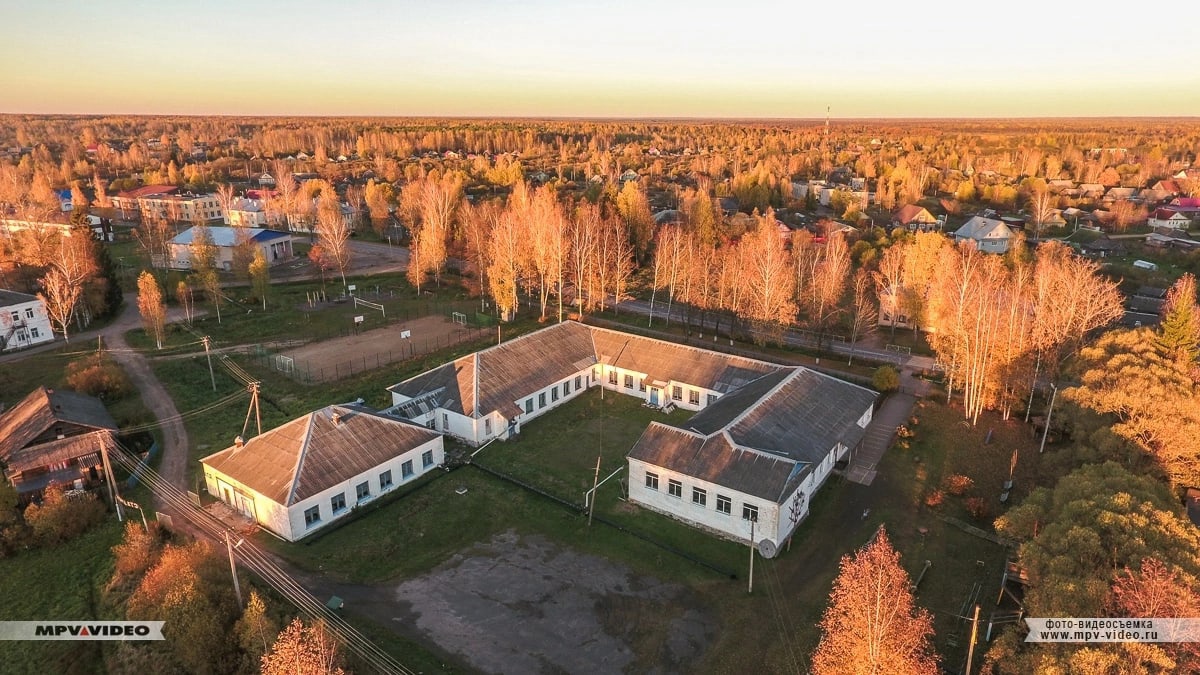 Изображение Лычковской средней школы с высоты птичьего полета